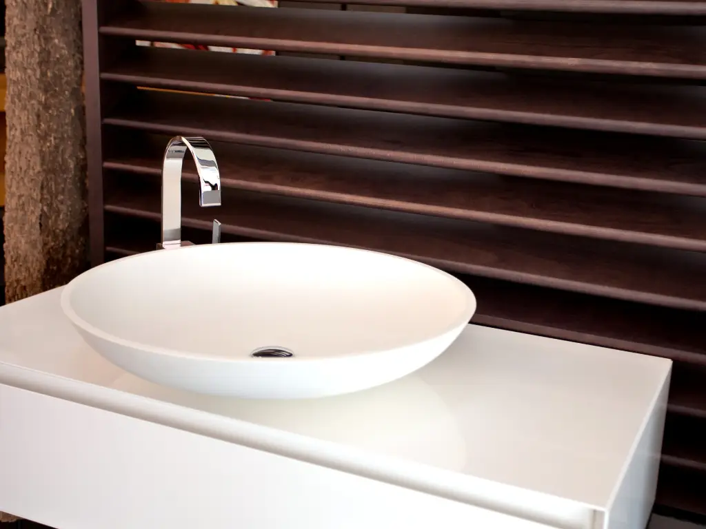 wasbak en kraan installatie